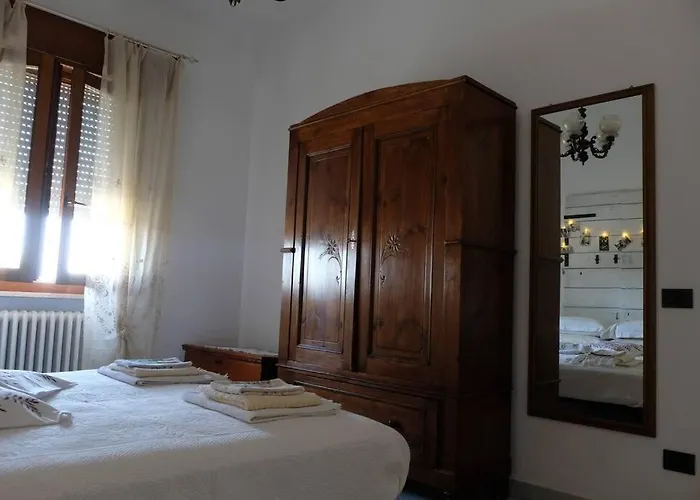 Il Quadrifoglio In Stile Vintage شقة تشيزينا